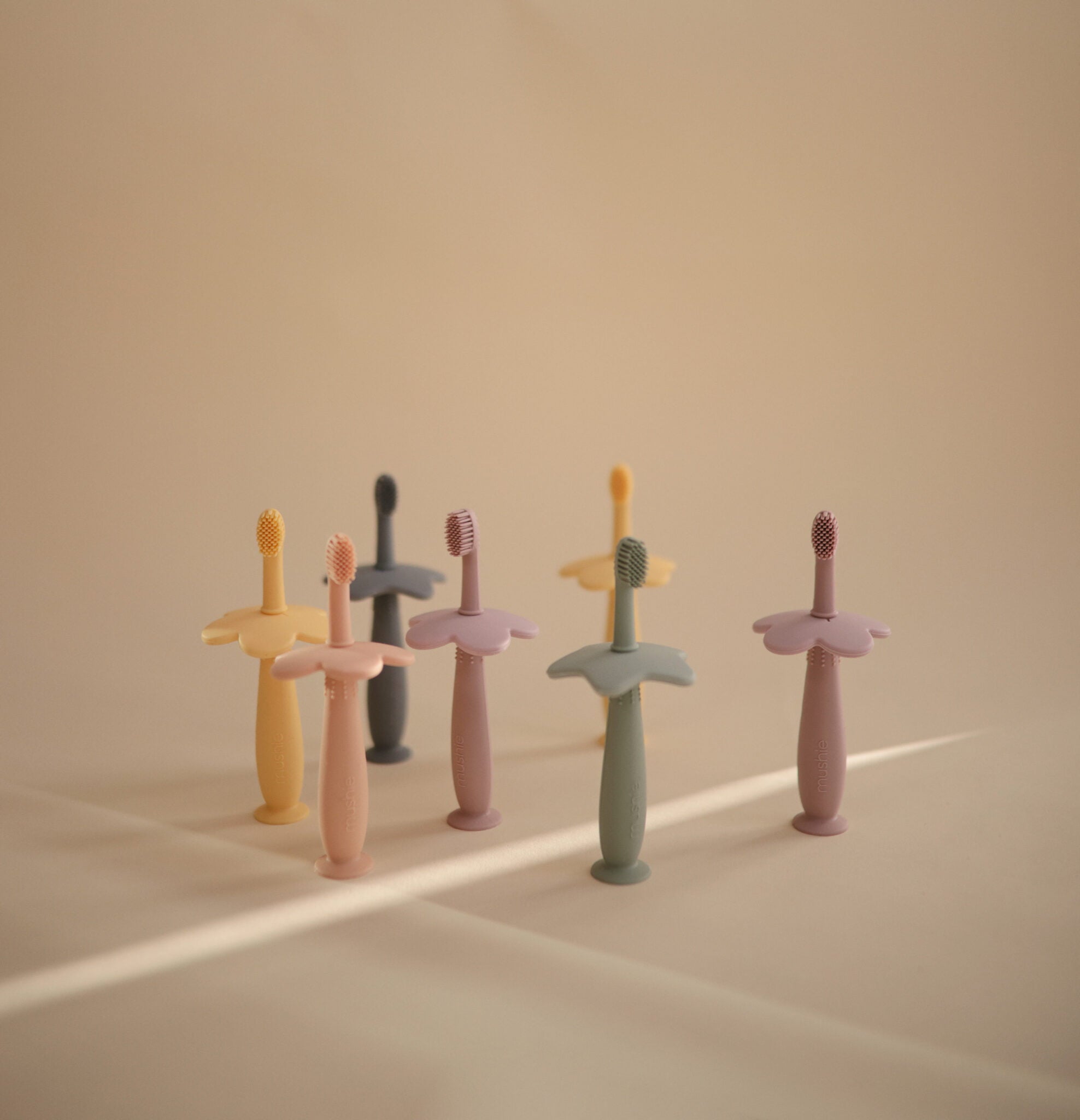 Mushie Tandenborstel Flower - Soft Lilac-